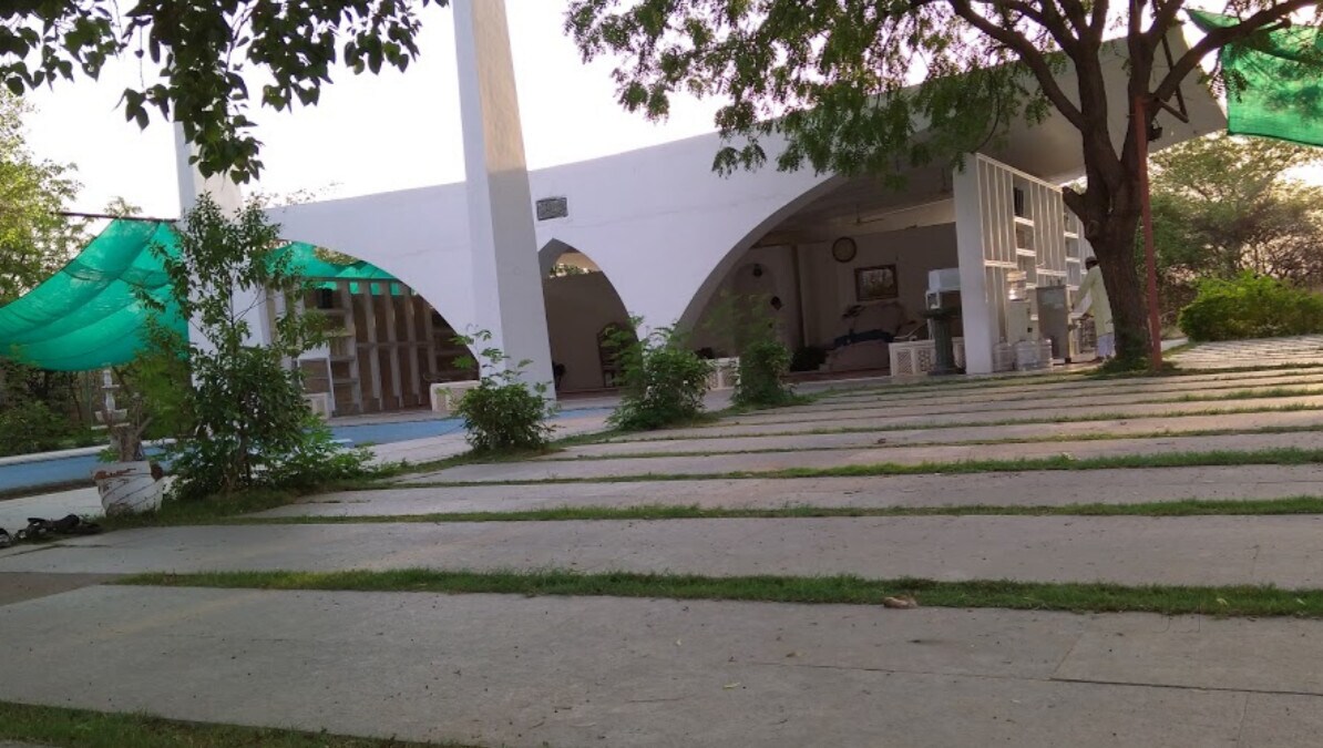 masjid-chiraan.jpg